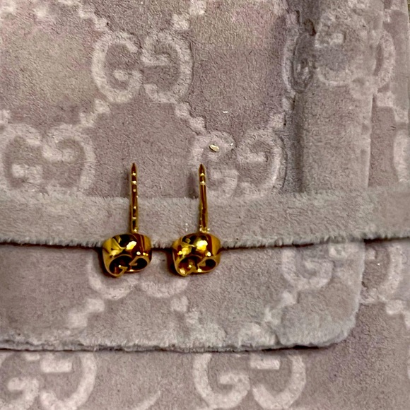 Gucci G Logo Oval Shape Stud 18K Yellow Gold Earrings - Picture 3 of 5